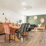 Charmante Familiale, Avec Piscine Privee, Ideale Pour Journee A La Et Proche Des Grands Buffets 别墅