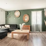 Charmante Familiale, Avec Piscine Privee, Ideale Pour Journee A La Et Proche Des Grands Buffets 别墅