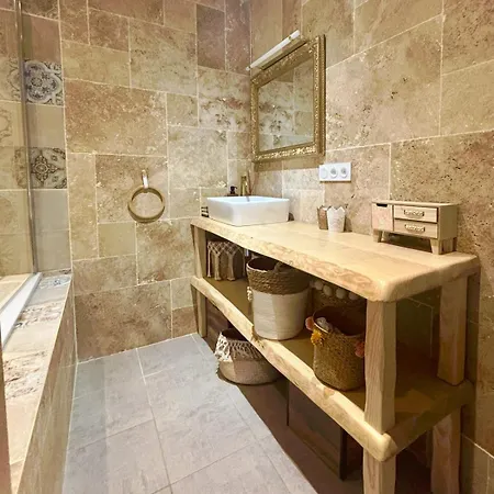 Charmante Familiale, Avec Piscine Privee, Ideale Pour Journee A La Et Proche Des Grands Buffets Coursan