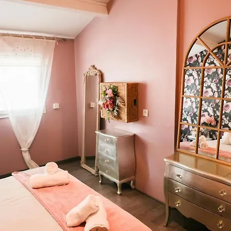 Charmante Familiale, Avec Piscine Privee, Ideale Pour Journee A La Et Proche Des Grands Buffets