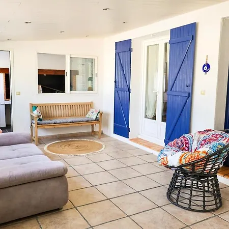 Charmante Familiale, Avec Piscine Privee, Ideale Pour Journee A La Et Proche Des Grands Buffets Coursan