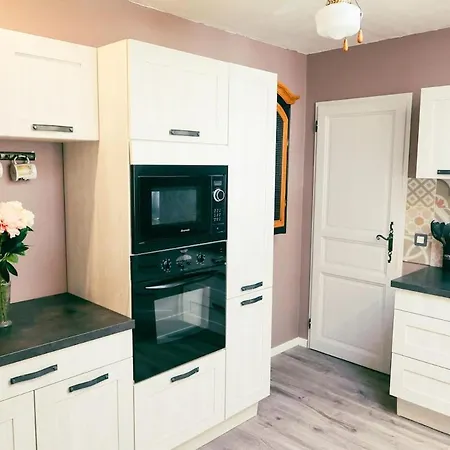 Charmante Familiale, Avec Piscine Privee, Ideale Pour Journee A La Et Proche Des Grands Buffets *