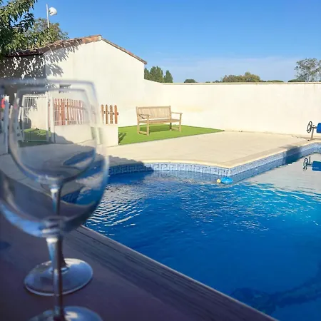 Charmante Familiale, Avec Piscine Privee, Ideale Pour Journee A La Et Proche Des Grands Buffets * Coursan