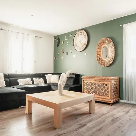 Charmante Familiale, Avec Piscine Privee, Ideale Pour Journee A La Et Proche Des Grands Buffets