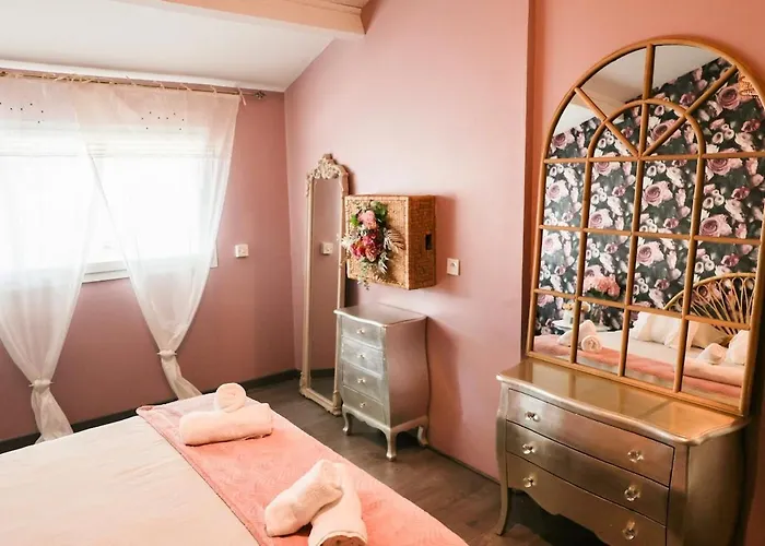 Charmante Familiale, Avec Piscine Privee, Ideale Pour Journee A La Et Proche Des Grands Buffets