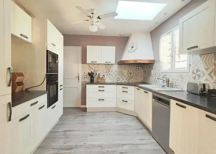 فيلة Charmante Familiale, Avec Piscine Privee, Ideale Pour Journee A La Et Proche Des Grands Buffets Coursan