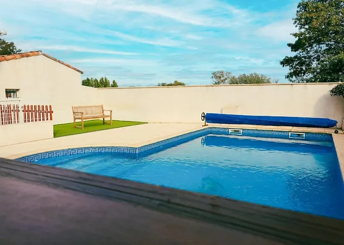 Charmante Familiale, Avec Piscine Privee, Ideale Pour Journee A La Et Proche Des Grands Buffets * Coursan
